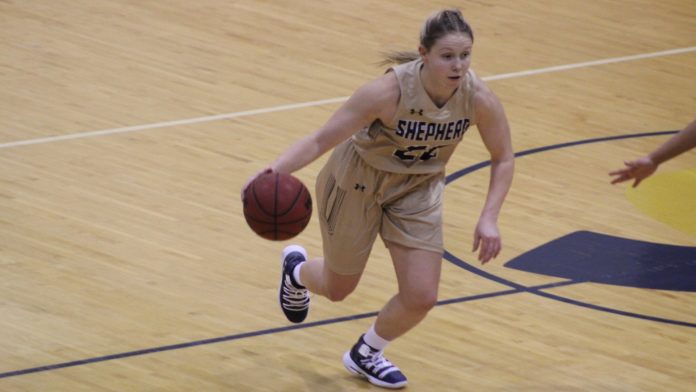 LANKFORDCAL18SIDE Kari Kanford for the Rams dribbling against cal pa