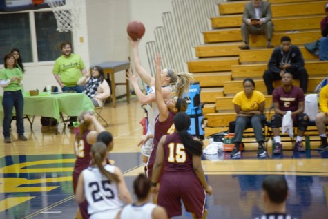 Liz Myers going for a layup 